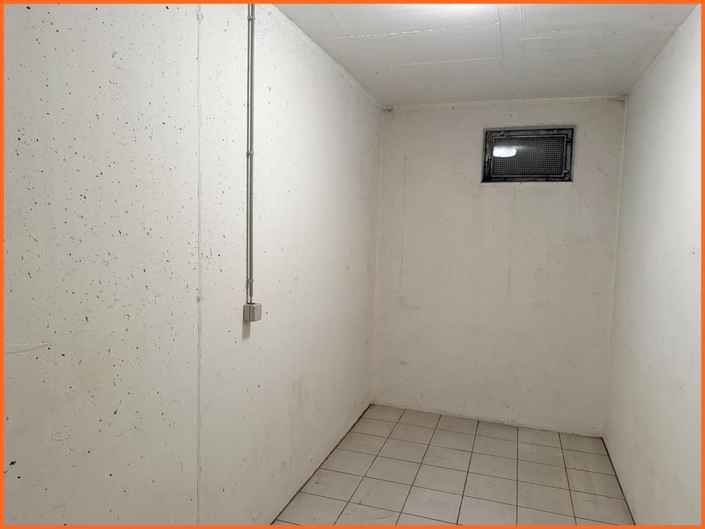 Sonne, Aussicht und sofort einziehen-Großzügige 2 Zimmer-Wohnung, 2 Balkone, TG-Platz inclusive. - Kellerraum (8928)