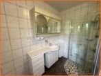 Duschbad - Ruhige Aussichtslage, mit 140 m² Wohnfläche und 565 m² uneinsehbaren Grundstück!