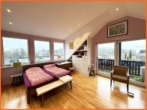 Schlafzimmer mit Balkon - Komfortables und hochwertiges Wohnen mit viel Platz und zusätzlichem Studioanbau