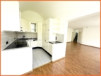 Küche offen - Traumhafte 3 Zimmer-Maisonette mit 125 m² Wohnfläche, Balkon, TG-Platz u. Stellplatz!