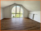 Schlafzimmer - Traumhafte 3 Zimmer-Maisonette mit 125 m² Wohnfläche, Balkon, TG-Platz u. Stellplatz!