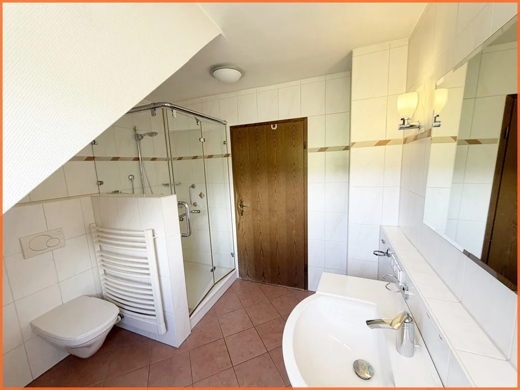 Reserviert! Klein aber mein: 90 m² großes, gepflegtes Reihenhaus mit 625 m² Südgrundstück! - Bad (10835)