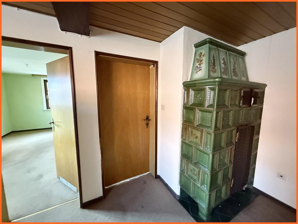 Investitionsfreudige aufgepasst: denkmalgeschützes Weingut mit zusätzlicher Bebauungsmöglichkeit! - Diele (7221)