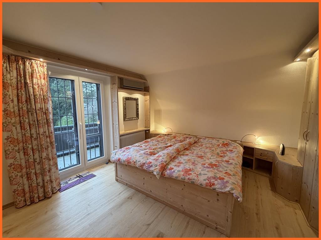 Beste Lage von Bad Kreuznach: Komfortvilla mit Pool auf einem 1660 m² Parkgrundstück! - Schlafzimmer (8115)