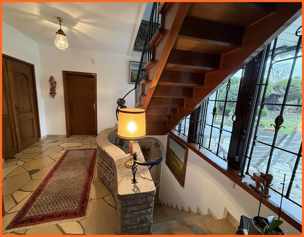 Beste Lage von Bad Kreuznach: Komfortvilla mit Pool auf einem 1660 m² Parkgrundstück! - Diele (8109)