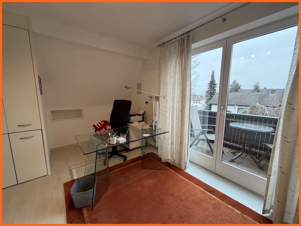 Beste Lage von Bad Kreuznach: Komfortvilla mit Pool auf einem 1660 m² Parkgrundstück! - Büro OG (8120)