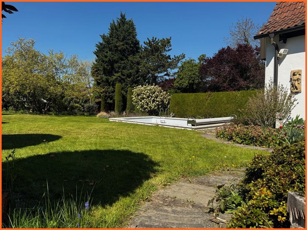 Beste Lage von Bad Kreuznach: Komfortvilla mit Pool auf einem 1660 m² Parkgrundstück! - Garten mit Pool (8965)