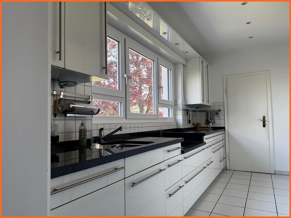 Beste Lage von Bad Kreuznach: Komfortvilla mit Pool auf einem 1660 m² Parkgrundstück! - Küche 1 (8955)