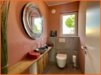 Gäste-WC - Erstbezug: Luxuriöse Doppelhaushälfte mit Garten und neuer Einbauküche!