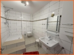 Gäste-Bad - Ein Zuhause zum Verlieben – Stilvoller Bungalow in ruhiger, traumhafter Wohnlage!