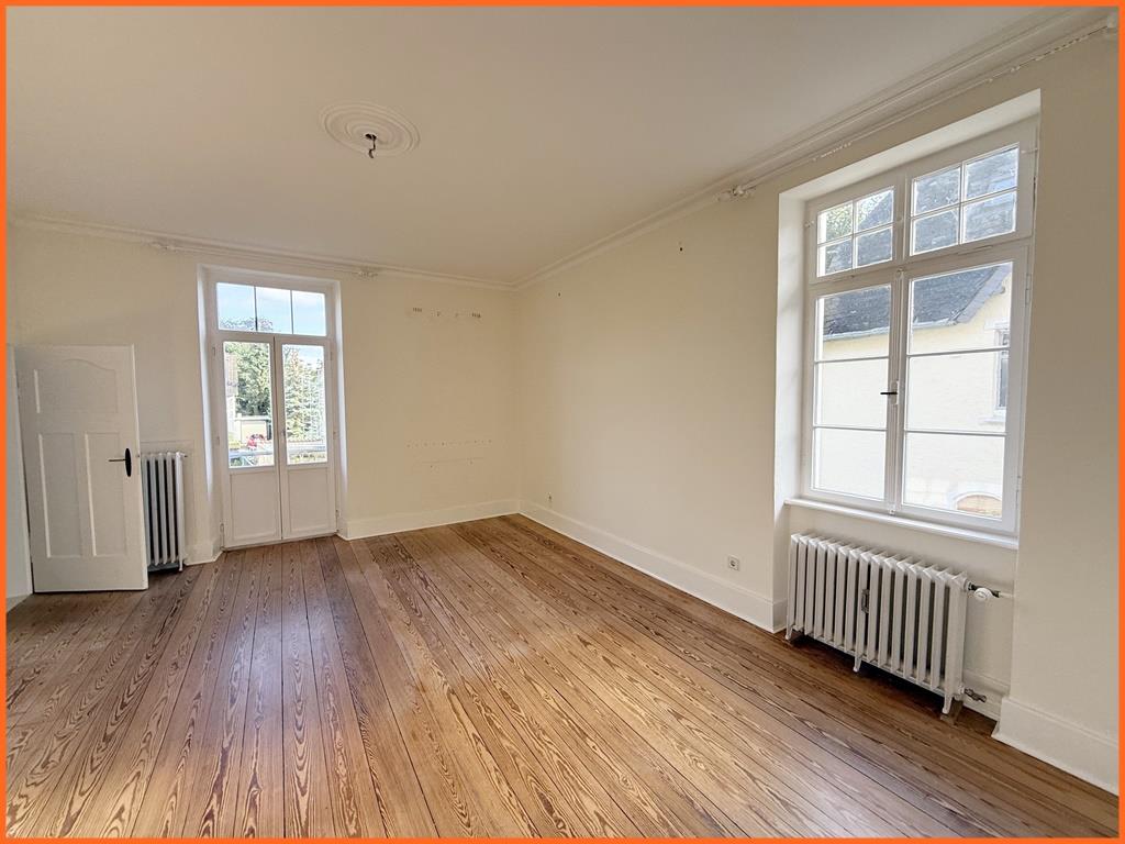 Villenetage mit 100 m² in bester Kurgebietlage von Bad Kreuznach - Schlafzimmer mit Bad (8643)