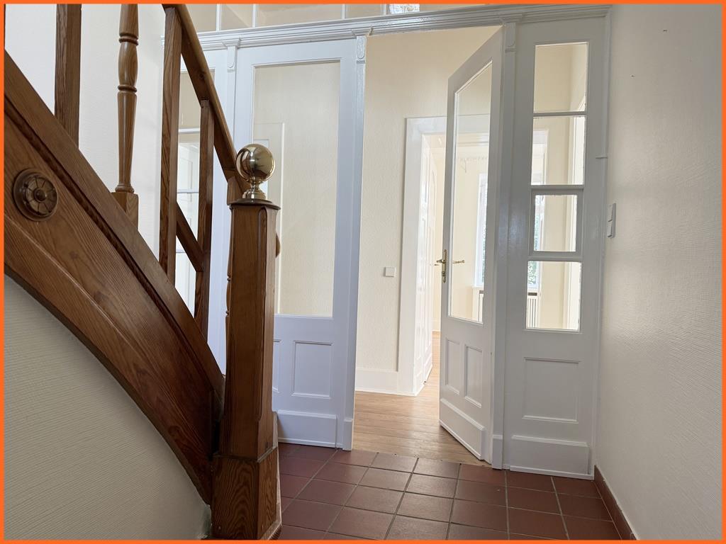 Villenetage mit 100 m² in bester Kurgebietlage von Bad Kreuznach - Treppenhaus (8539)