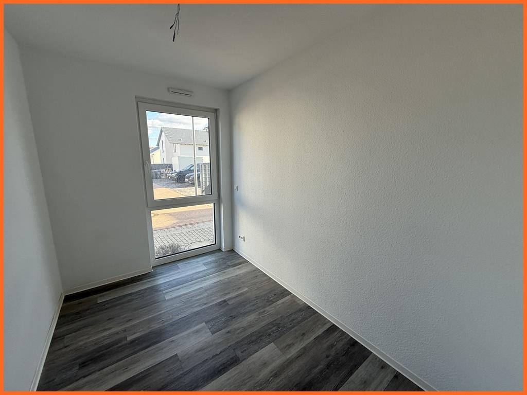 -verkauft-Leben im Bungalow-Stil, 2 1/2 Zimmer-Wohnung, auch für Rollstuhlfahrer, mit eigenem Zugang - Gäste- oder Arbeitszimmer (8106)