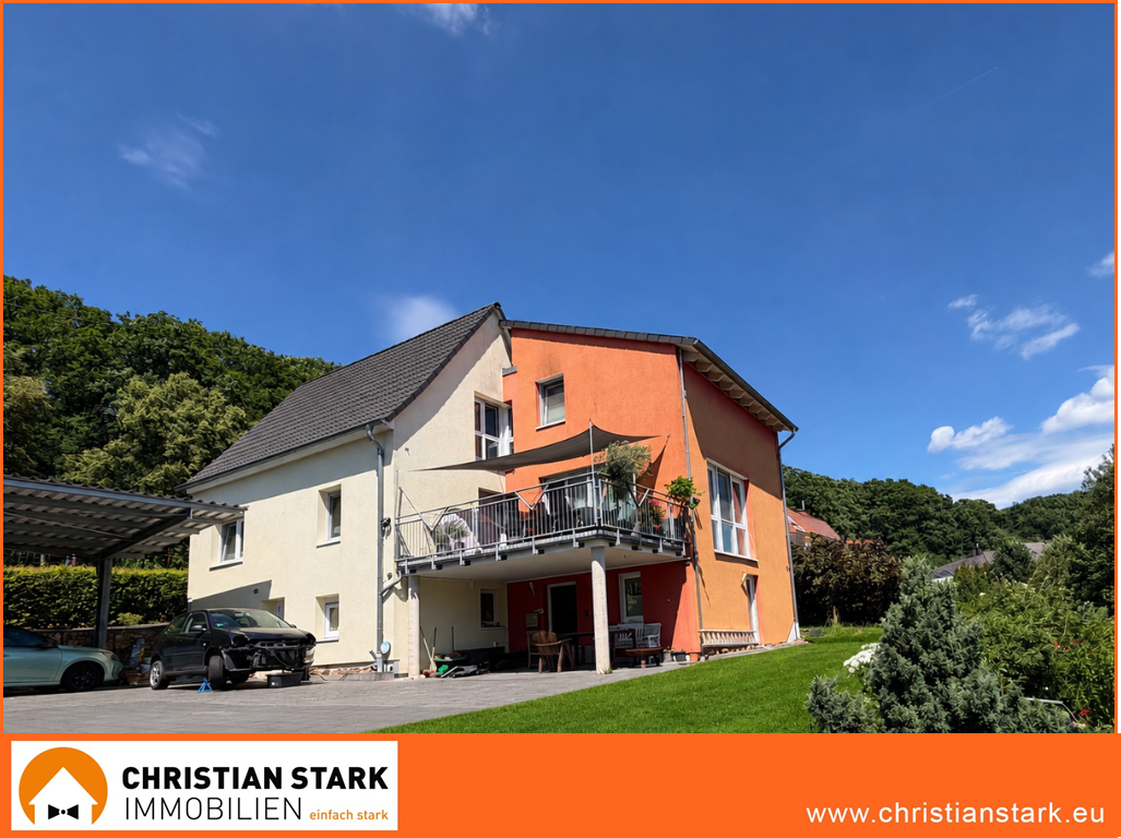 Wohnparadies in herrlicher Aussichtslage: 230 m² top-Wohnfläche, 1850 m² Südgrundstück mit Supergarage! - Titel (10721)