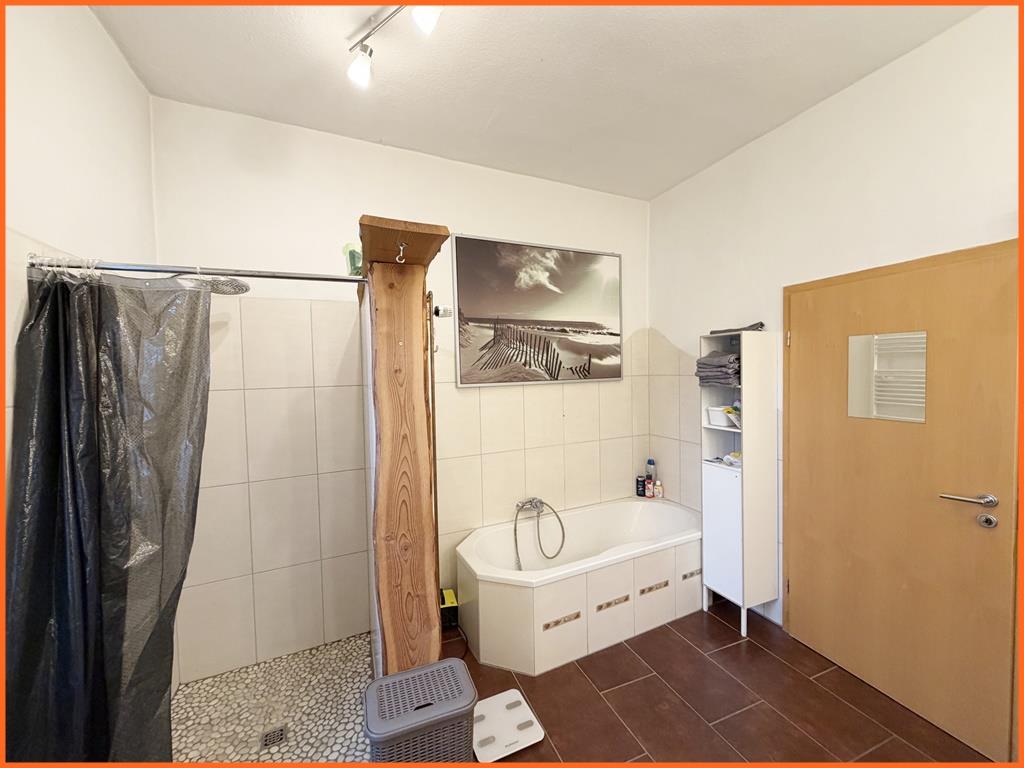 -Reserviert- Charmantes Dorfhaus mit viel Flair mitten im alten Ortskern von Norheim - Badezimmer (9989)
