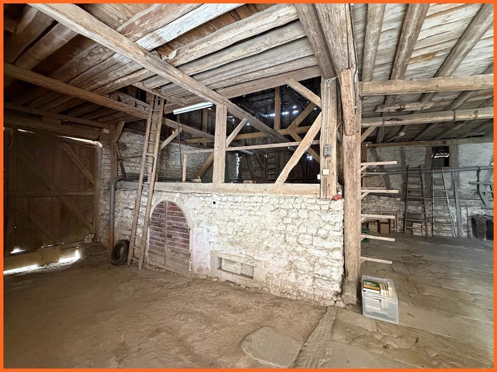 Ein Anwesen mit Seele-denkmalgeschützte fränkische Hofreite voller Geschichte und Möglichkeiten! - Scheune (8751)