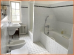 Badezimmer - Denkmalgeschütztes Villenanwesen in bester Lage des Kurgebiets!