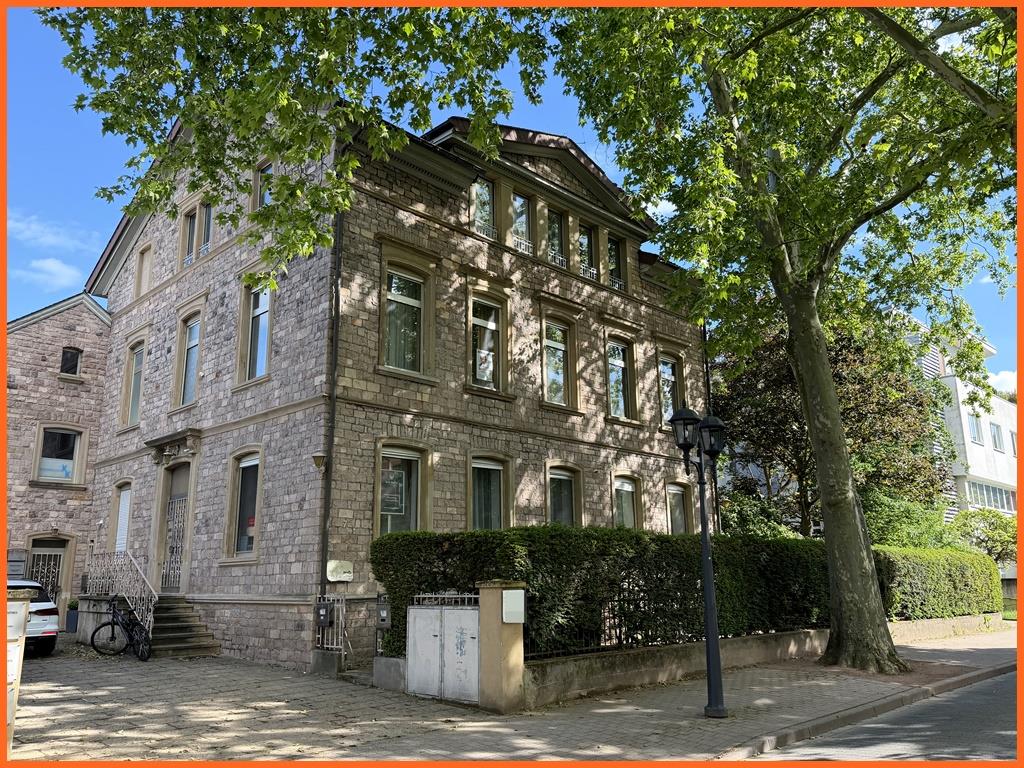 Altbaucharme mit Stil: großzügige 117 m²-Etage mit SW-Balkon und viel Potenzial! - Aussenansicht (9357)