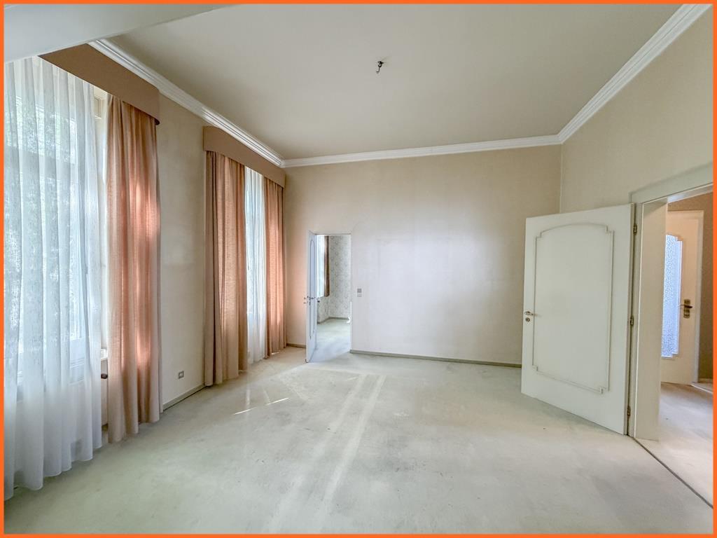 Altbaucharme mit Stil: großzügige 117 m²-Etage mit SW-Balkon und viel Potenzial! - Wohnen 1 (9347)