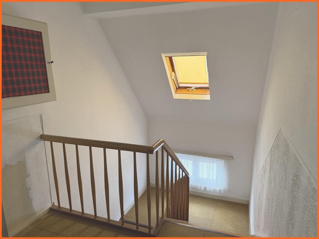 Charmante 4-5 Zimmer Maisonette in ruhiger Stadtlage – Fußläufig zum Bahnhof und in die City! - Treppenhaus (8034)