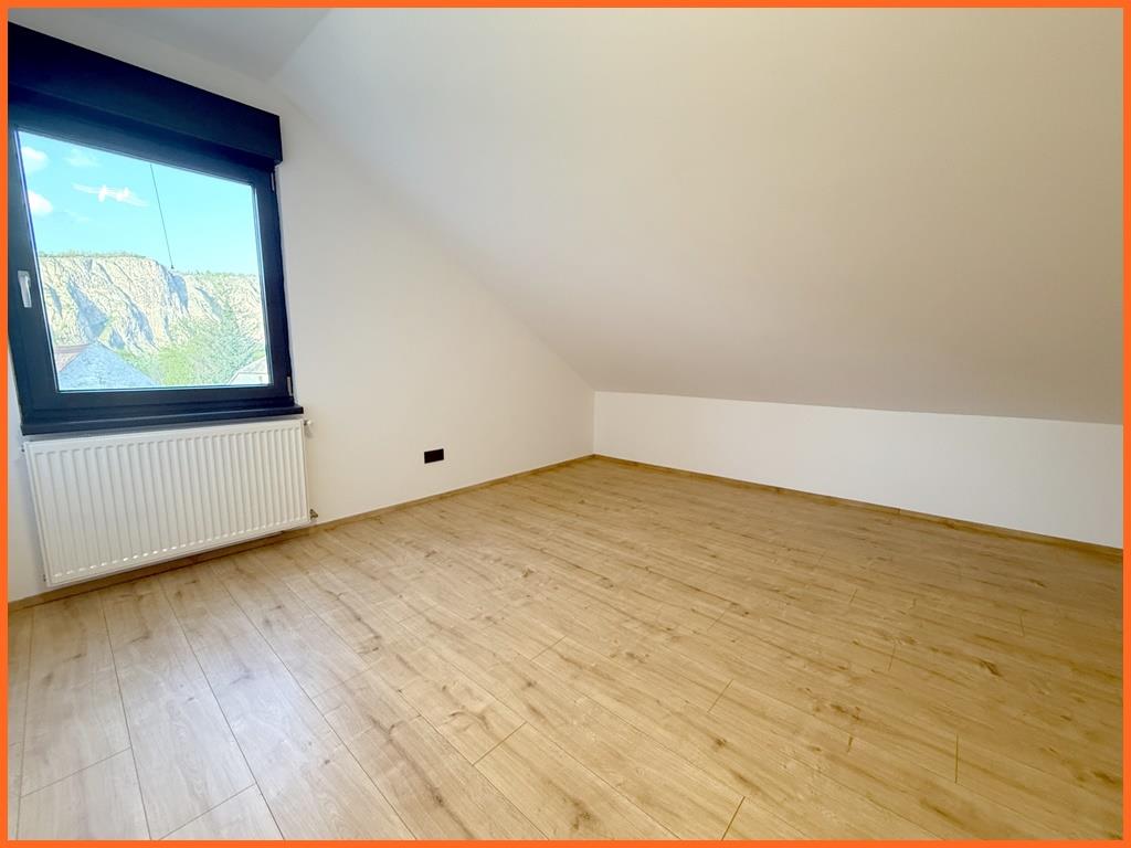 Mehrgenerationenhaus im Top-Zustand, 200 m² Wfl. und 560 m² Grundstück! - Schlafen DG (9264)