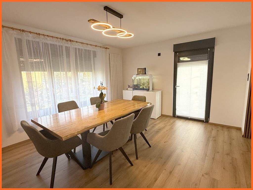 Mehrgenerationenhaus im Top-Zustand, 200 m² Wfl. und 560 m² Grundstück! - Essen EG (8450)