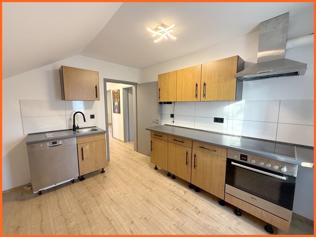 Mehrgenerationenhaus im Top-Zustand, 200 m² Wfl. und 560 m² Grundstück! - Küche DG (8460)