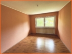 Zimmer OG - Verkauft!!!Ruhig gelegenes Einfamilienhaus mit gut 130 m² Wohnfläche und knapp 500 m² Gartenparadies!