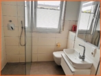 Bad - GELEGENHEIT – 2-Zimmer Wohnung, Toprenoviert, mit Einbauküche und PKW-Abstellplatz