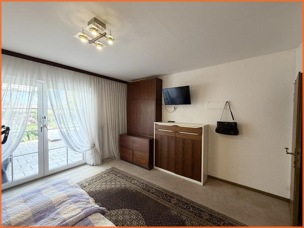 Klassischer Bungalow in Bestlage – Aussicht, Ruhe, Lebensqualität und nahe gelegenen Golplatz! - Schlafzimmer (8810)