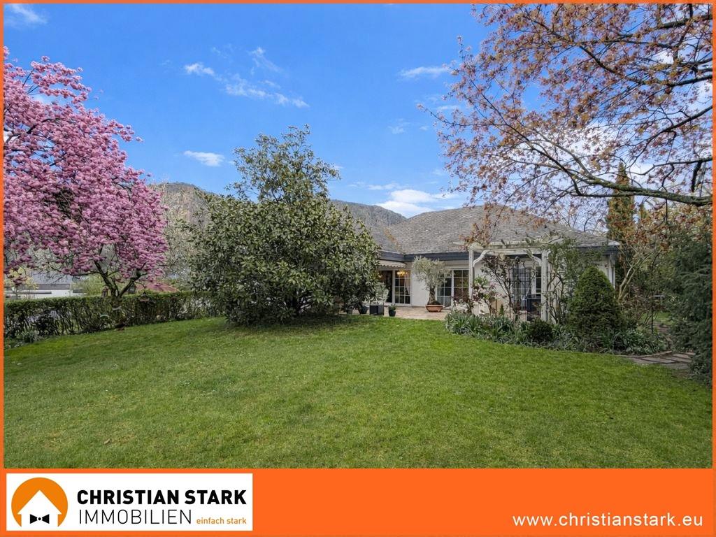 Klassischer Bungalow in Bestlage – Aussicht, Ruhe, Lebensqualität und nahe gelegenen Golplatz! - Titel (8803)