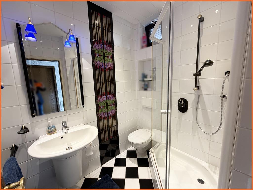 Klassischer Bungalow in Bestlage – Aussicht, Ruhe, Lebensqualität und nahe gelegenen Golfplatz! - Gäste-WC (9181)