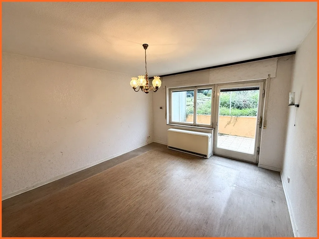 100 m² großes 1-2 Familienhaus mit Garage, ideal für handwerklich Begabte! - Wohnen (11107)