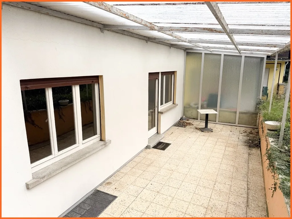 100 m² großes 1-2 Familienhaus mit Garage, ideal für handwerklich Begabte! - Terasse (11112)