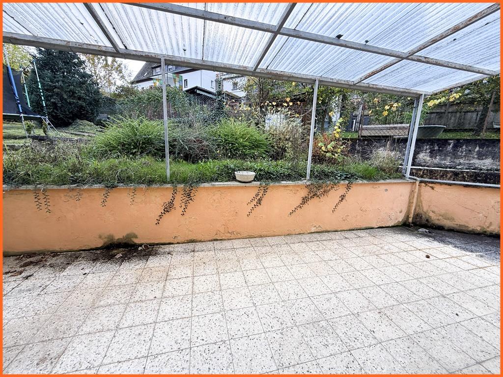 100 m² großes 1-2 Familienhaus mit Garage, ideal für handwerklich Begabte! - Ansicht Terasse (7029)