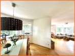 Essbereich - Freistehendes Einfamilienhaus in grüner Hanglage – naturnah, ruhig und lichtdurchflutet