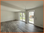 Wohzimmer - Moderne 2-Zimmer-Komfortwohnung mit Balkon ins Grüne – barrierefrei -!