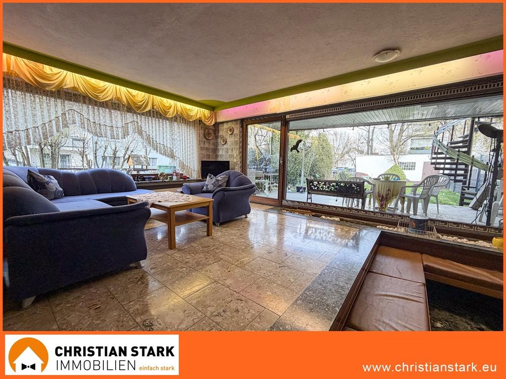 Großzügige Eigentumswohnung mit 155 m², Garten und gut bürgerlicher Stadtlage- Invest notwendig! - Titel (8361)