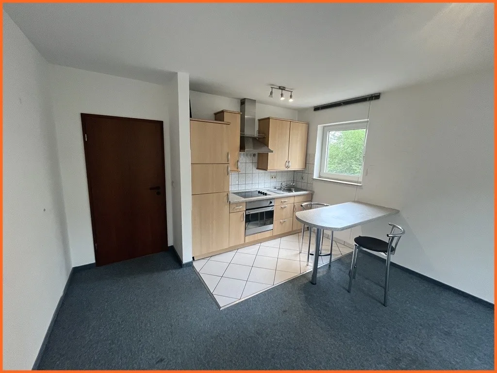 Freigestellte 2-Zimmerwohnung mit PKW-Stellplatz zur Selbstnutzung oder Kapitalanlage. - Küche (10812)