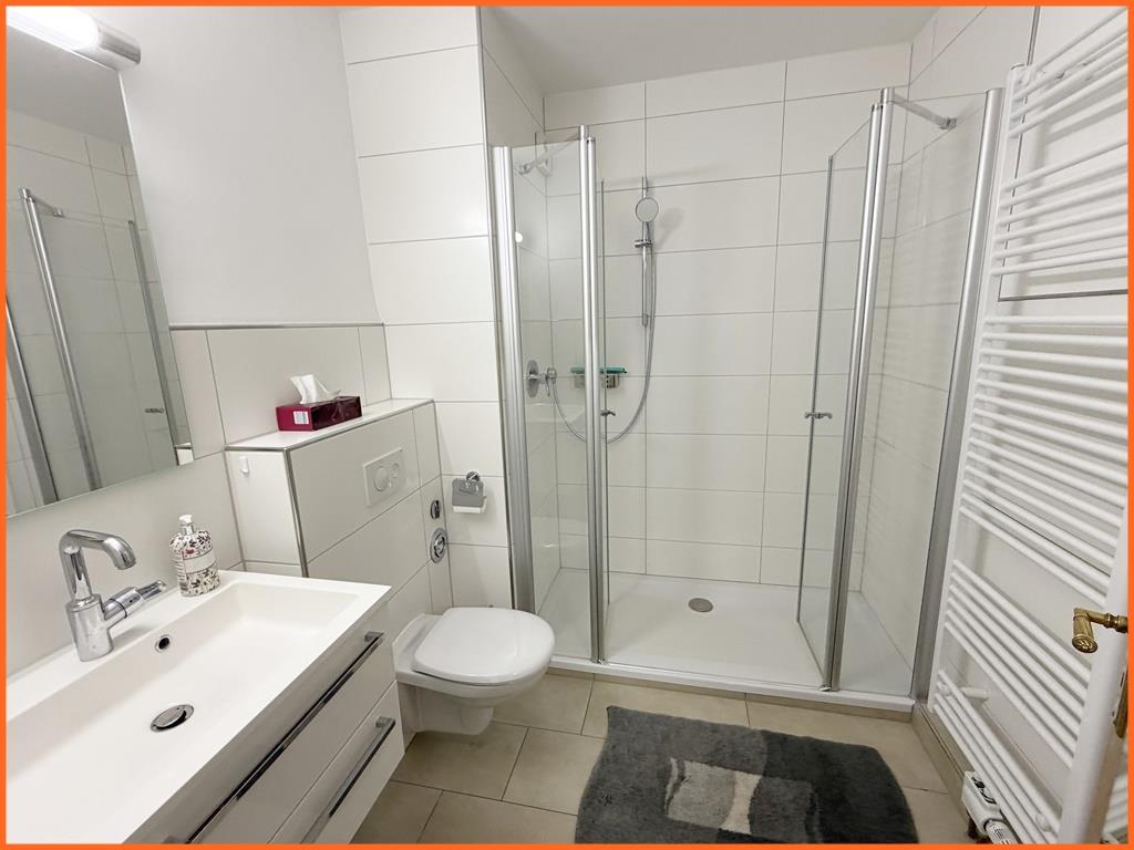 Ihr kleines Wohnparadies – Gepflegte 2-Zimmerwohnung in ruhiger Aussichtslage und sep. Garage! - Badezimmer (9159)