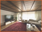 Wohnzimmer EG - Herrliche Aussichtslage, ideal für die große Familie mit Büro, 834 m² Grundstück, 3 Garagen.