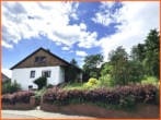 Ansicht - Herrliche Aussichtslage, ideal für die große Familie mit Büro, 834 m² Grundstück, 3 Garagen.