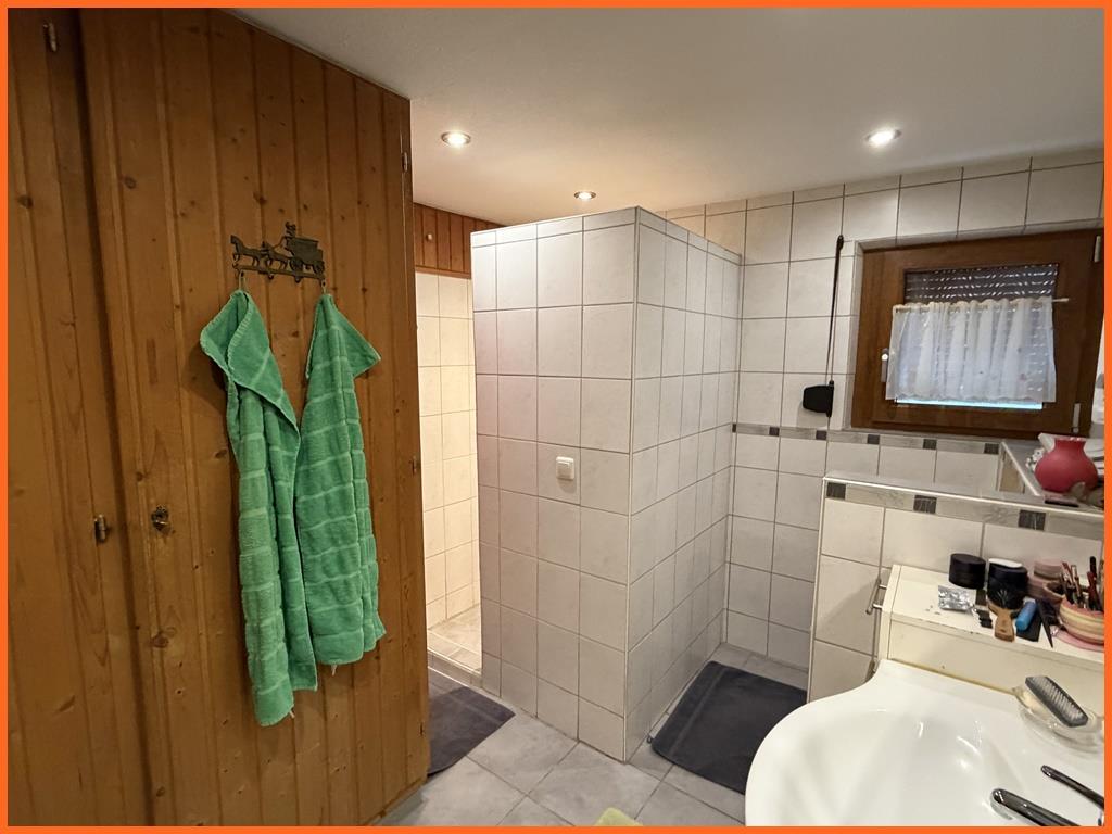 Zwei Häuser mit Seele – Ruhe, Aussicht und vielfältige Lebenskonzepte - Bad Haus  2 (8476)