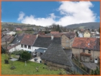 Dorfblick - Zwei Häuser mit Seele – Ruhe, Aussicht und vielfältige Lebenskonzepte
