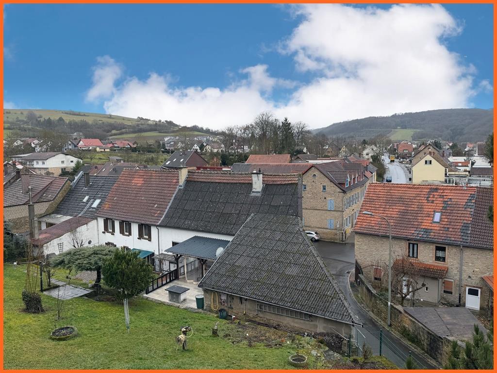 Zwei Häuser mit Seele – Ruhe, Aussicht und vielfältige Lebenskonzepte - Dorfblick (8480)