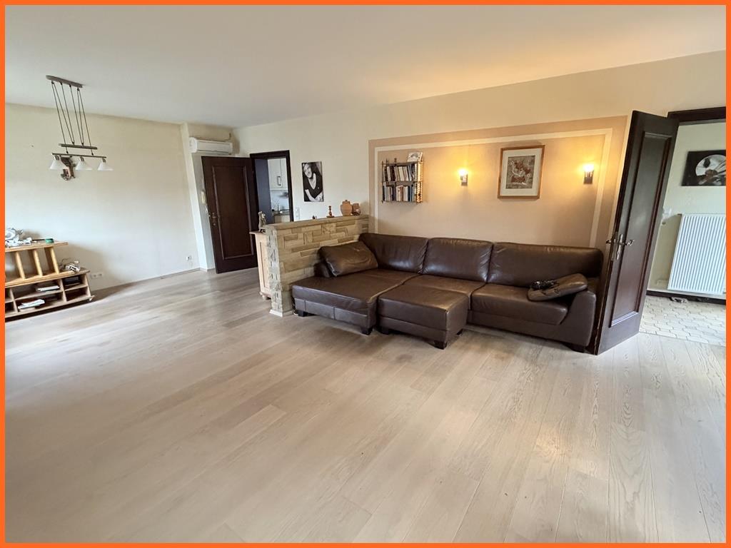 Wohnen über den Dächern von Odernheim plus zusätzlicher Mieteinnahme. - Wohnzimmer Haus 1 (10035)