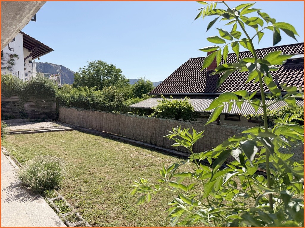 Viel Platz, herrliche Aussicht und vielen Möglichkeiten – großzügiges 2–3-Familienhaus in ruhiger Südhanglage - Garten (10757)