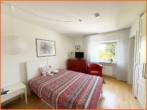 Gästezimmer - Endlich mal eine stilvolle 5 Zimmer-Wohnung mit traumhaften Grünblick, Garage und Carport