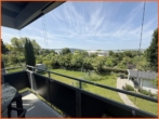 Ausblick - Endlich mal eine stilvolle 5 Zimmer-Wohnung mit traumhaften Grünblick, Garage und Carport