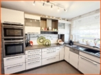 Moderne Küche - Endlich mal eine stilvolle 5 Zimmer-Wohnung mit traumhaften Grünblick, Garage und Carport